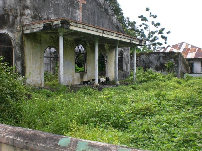 Banda 13: Abandoned church 3