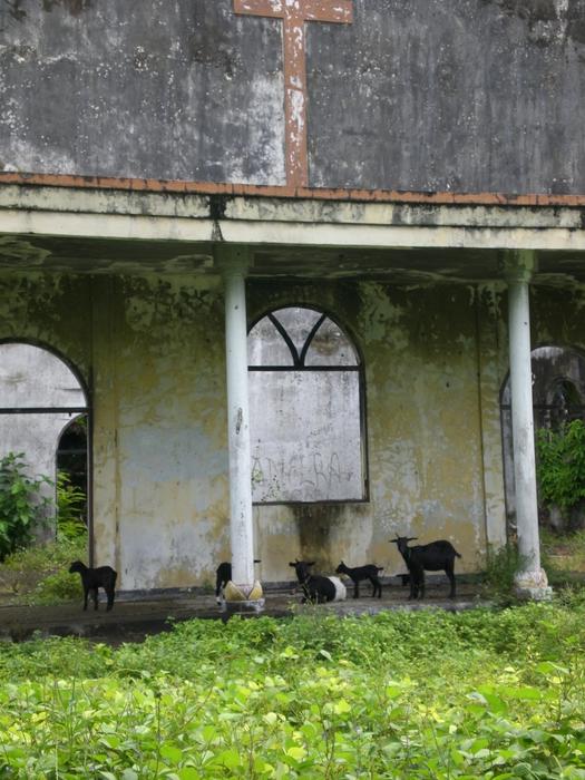 Banda 11: Abandoned church 1