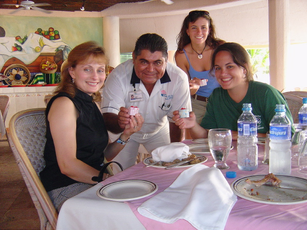 DSC00072
The restaurant crew saying goodbye