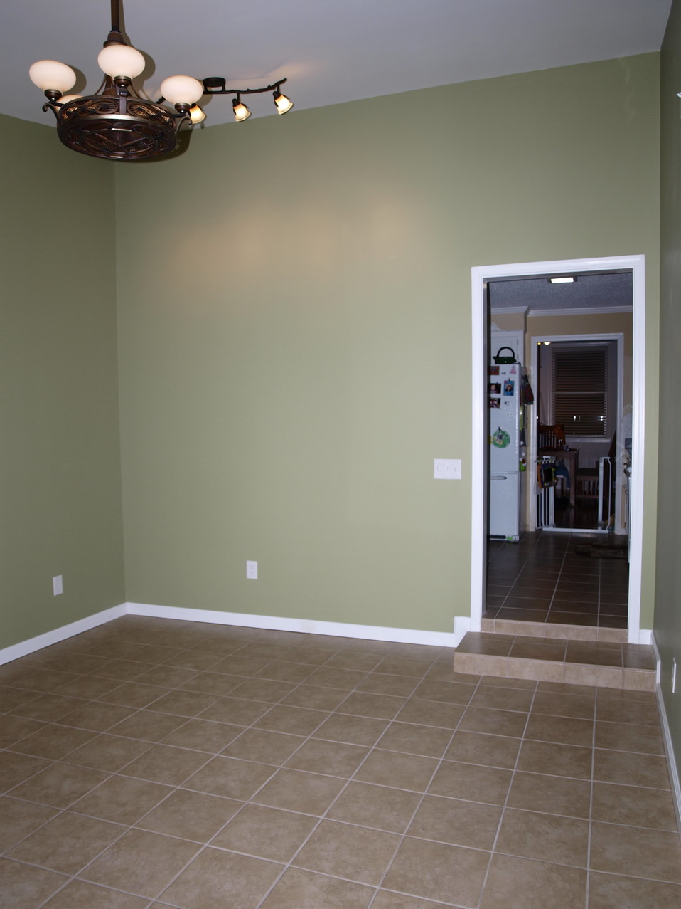 Dinning Room_0906.JPG