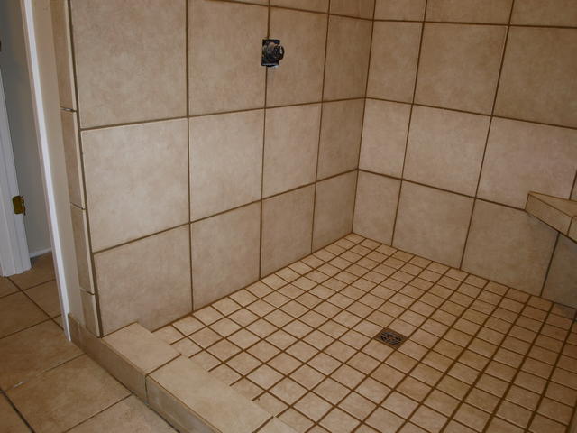 Master Bath_0114.JPG