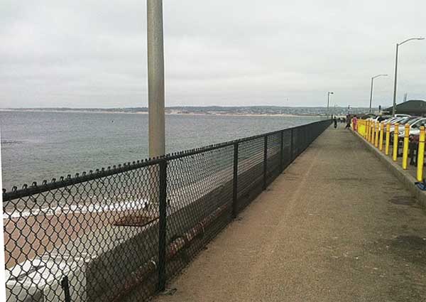 Breakwater-wall