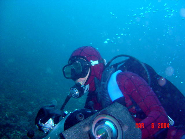 ScubaDrew in Spiderman Suit roams the Monad Shoals for Thresher Sharks. Get up at 04:30am for Dawn dive.
Malapascua Island, Phi