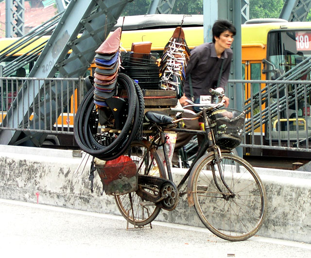 Mobile bicycle repair, China