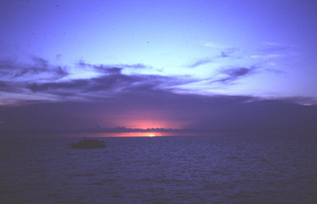 RS_16x12Nekton NW bahamas 7 05 sunset.JPG