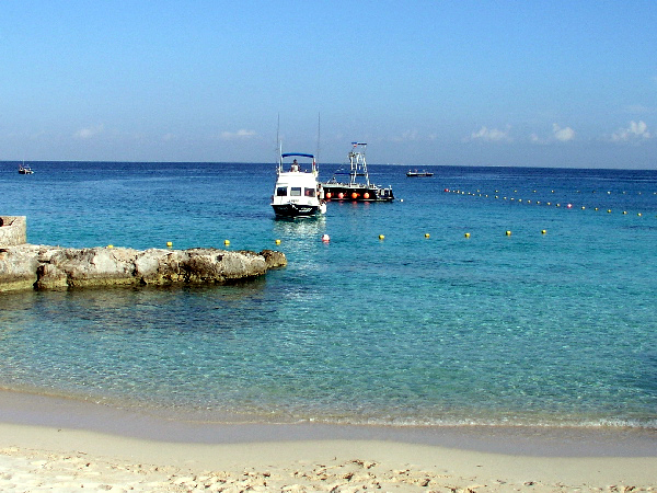 El Presidente beach and
a couple of Scuba Du's
larger boats