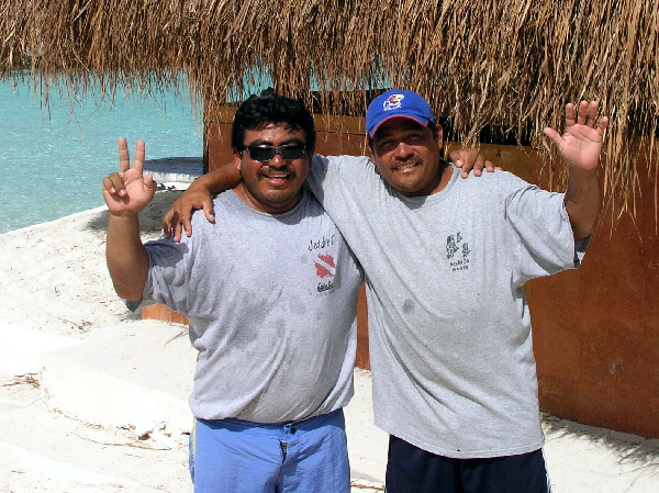 Santiago and Victor
the best gear guys on
the island, they take care 
of everything for you..spoiled