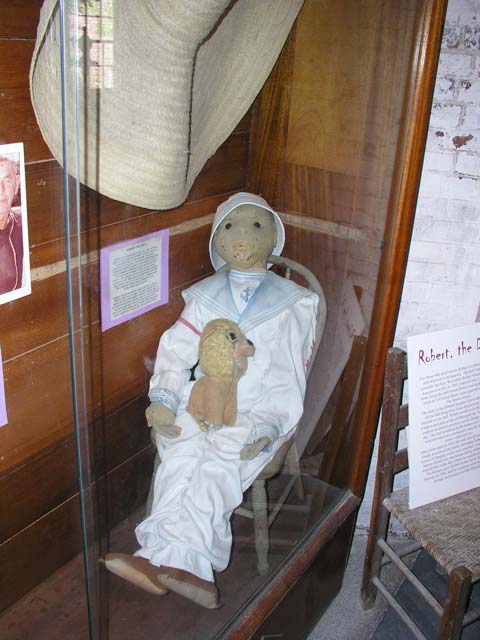 Robert the Haunted Doll - Need a Polarizer