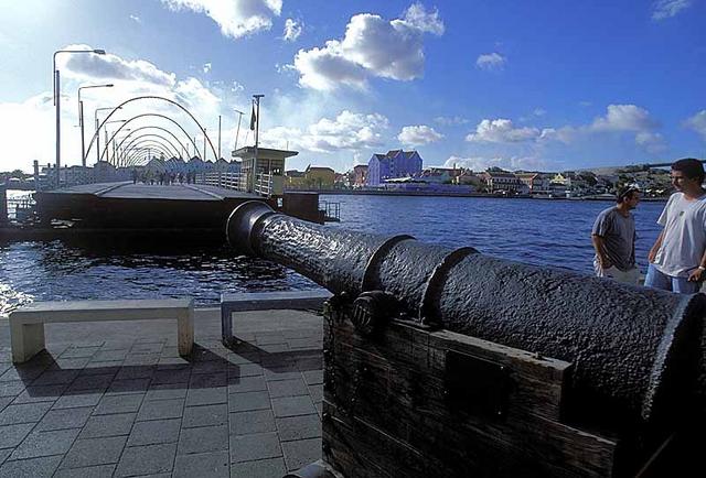 79. Willemstad Pontoon Bridge