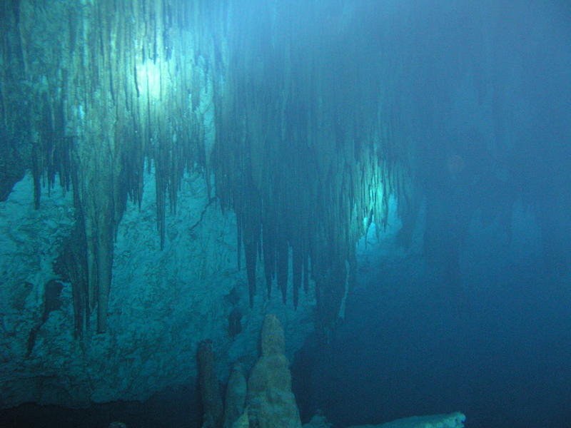 a Good Stalactites Taj