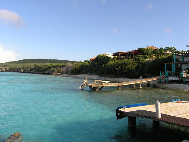 good shot of the shore diving access peir. 24/7!!!